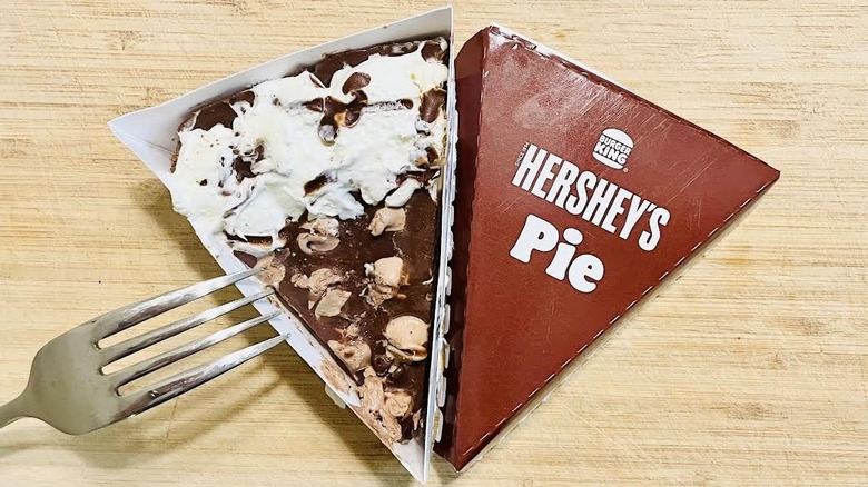 Burger King Hershey Sundae Pie in box with lid alongside