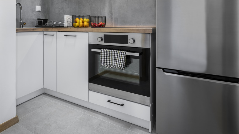 Oven with bottom drawer in small modern kitchen