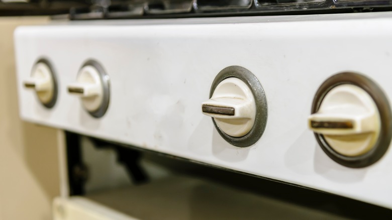 Knobs on an oven