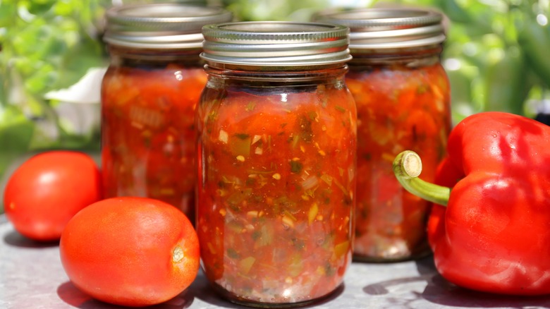 Canned tomato salsa with peppers