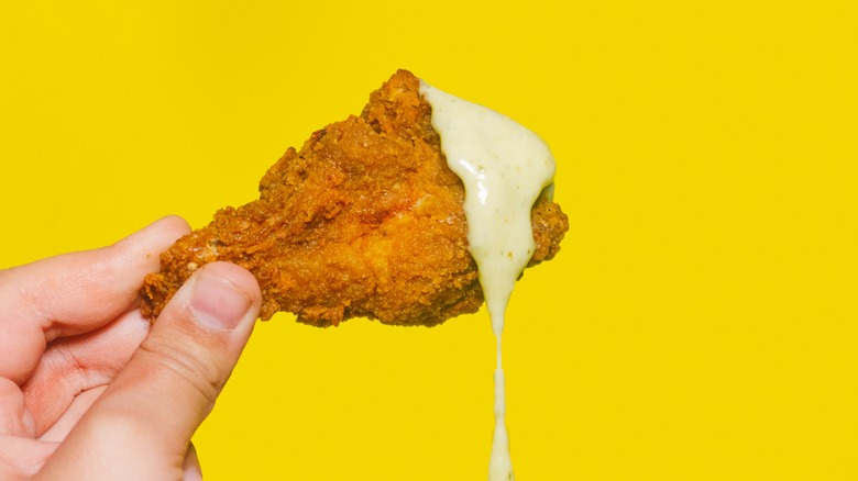 White barbecue sauce with wings