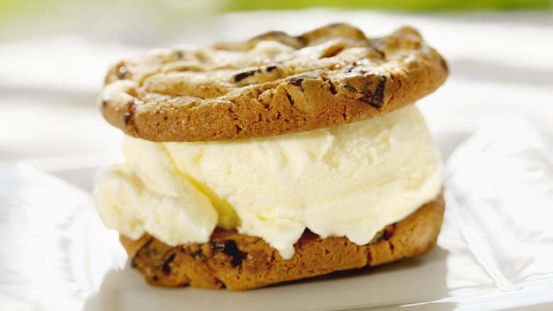 ice cream cookie sandwich