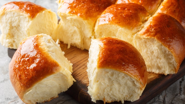 Hawaiian rolls on a cutting board