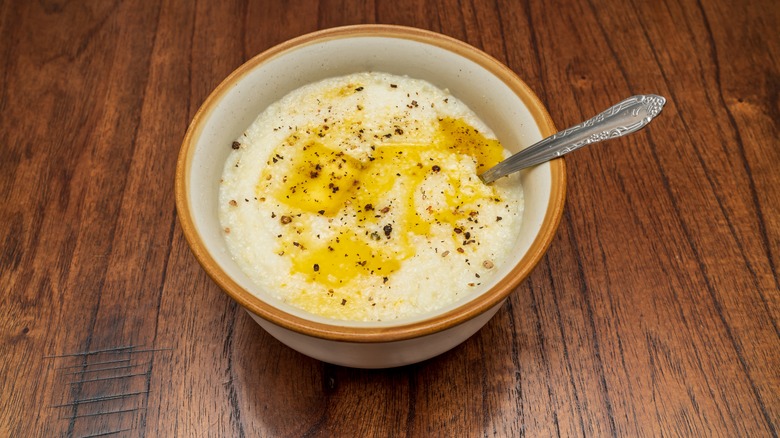 Grits with butter and pepper