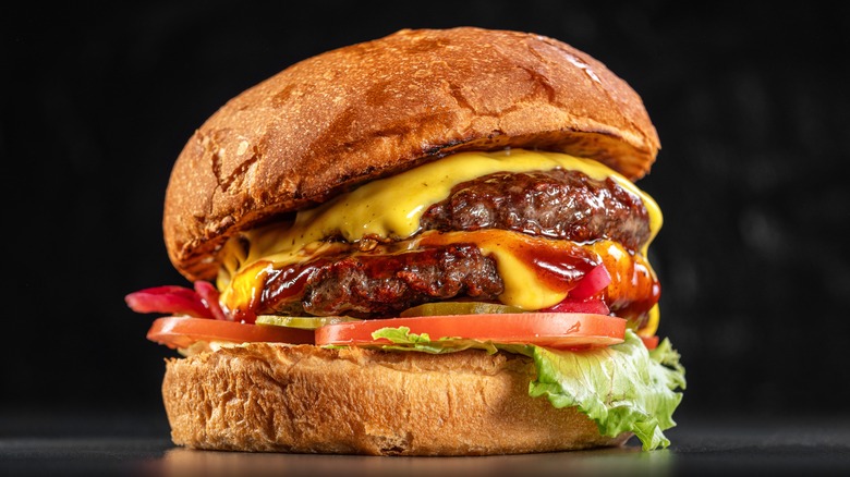 American Vs Cheddar Cheese: Which Is Better For Burgers