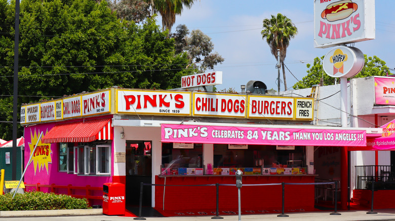 Pink's Hot Dog stand in Los Angeles