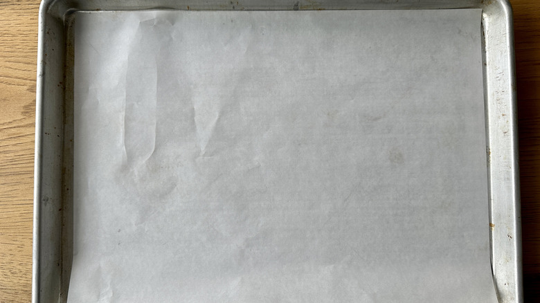 A baking sheet lined with parchment paper