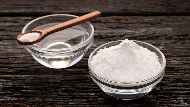 Baking soda and water in bowls