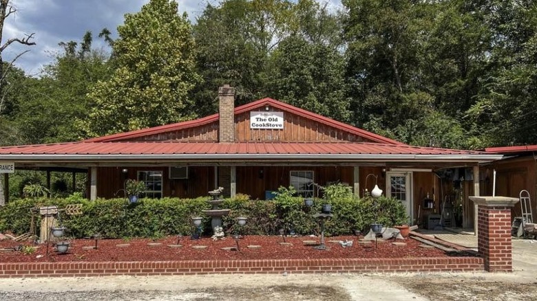 Exterior of The Old Cookstove restaurant