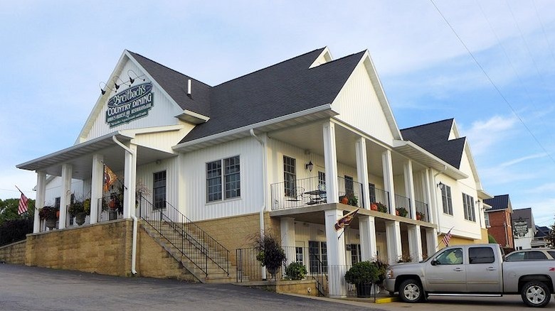 Exterior of Breitbach's Country Dining