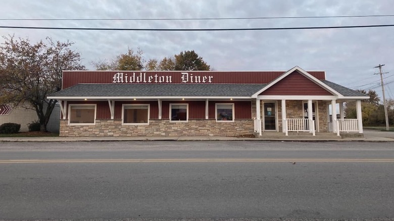 Exterior of Middleton Diner