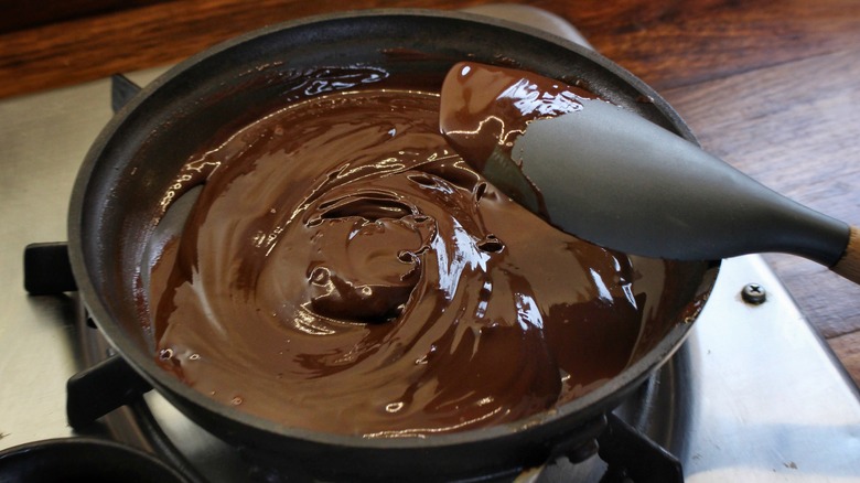 skillet of melted chocolate