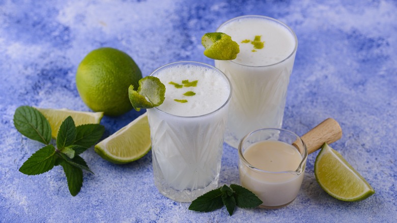 Two glasses of Brazilian lemonade