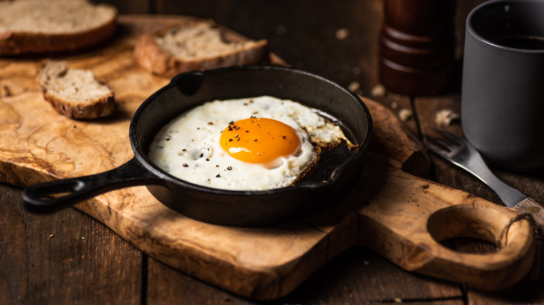 Fried egg in cast iron 