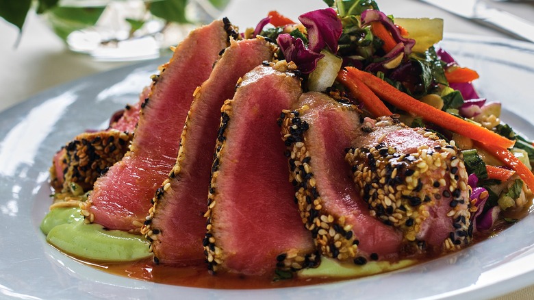 Pan-seared tuna with salad