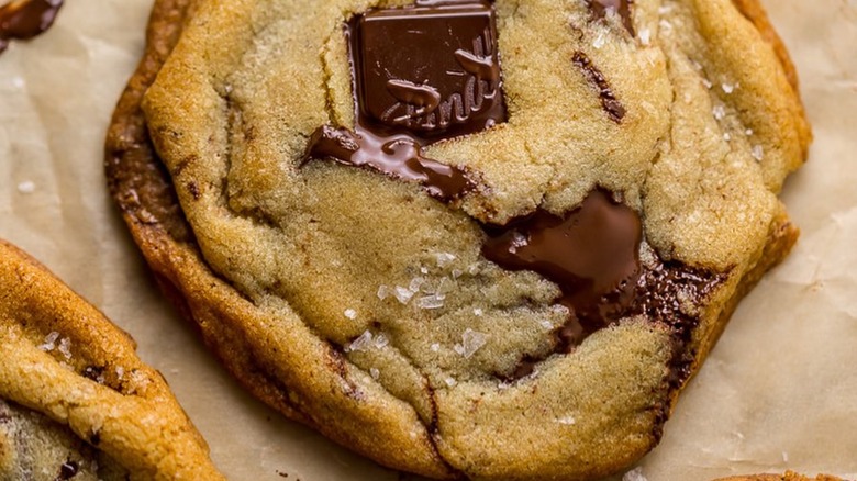 Cookies with baking chocolate chunks