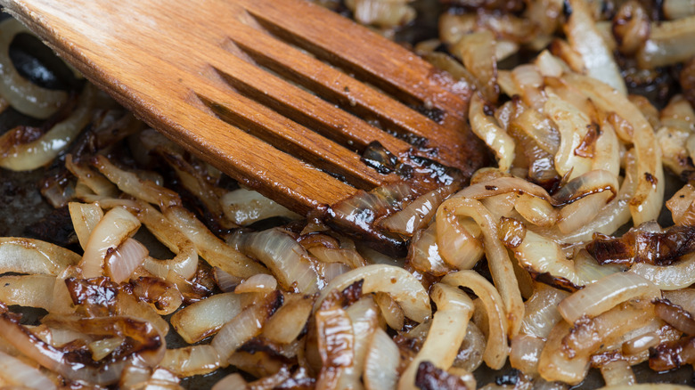 cooking onion slices