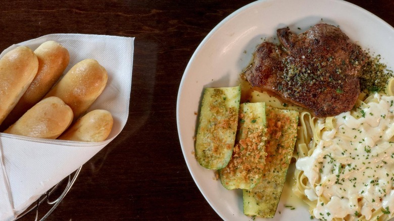 steak and breadsticks