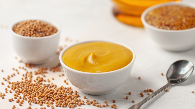Honey mustard bowl with seeds