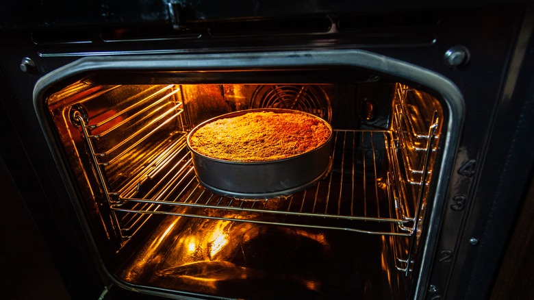 Cake baking in middle oven rack