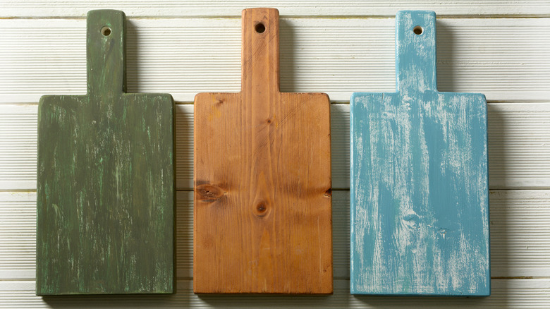 Bread boards of different colors