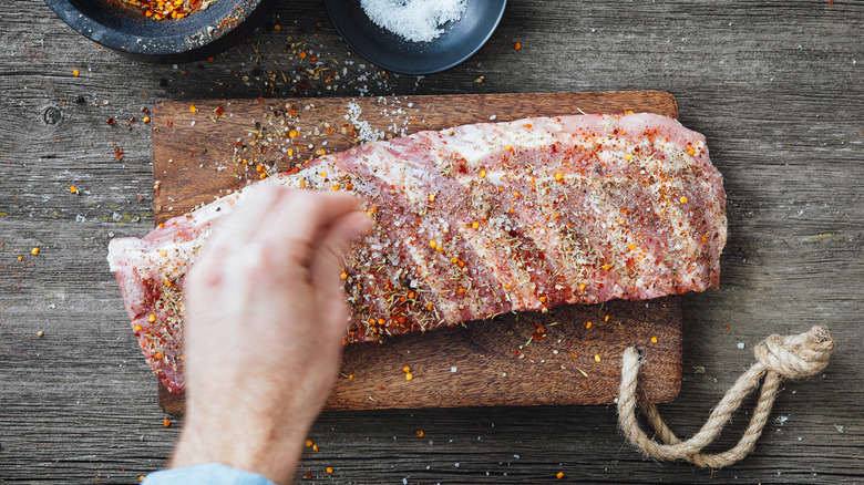 Seasoning pork meat 