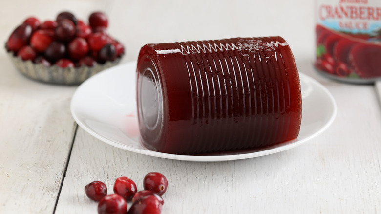 Cranberry sauce from a can