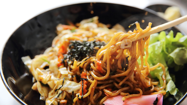 close up of prepared yakisoba stir fry