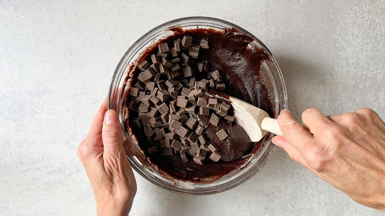 chocolate chunks in brownie batter