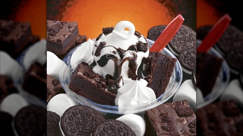 Brownie ice cream sundae