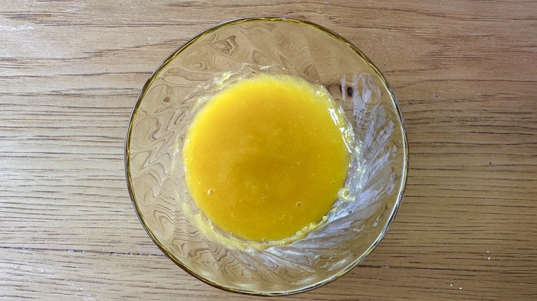 mango puree in clear bowl