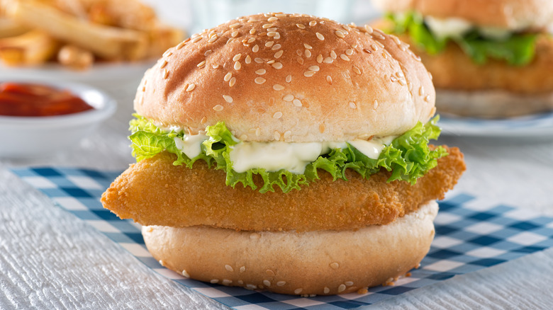 fish sandwich with lettuce and tartar sauce