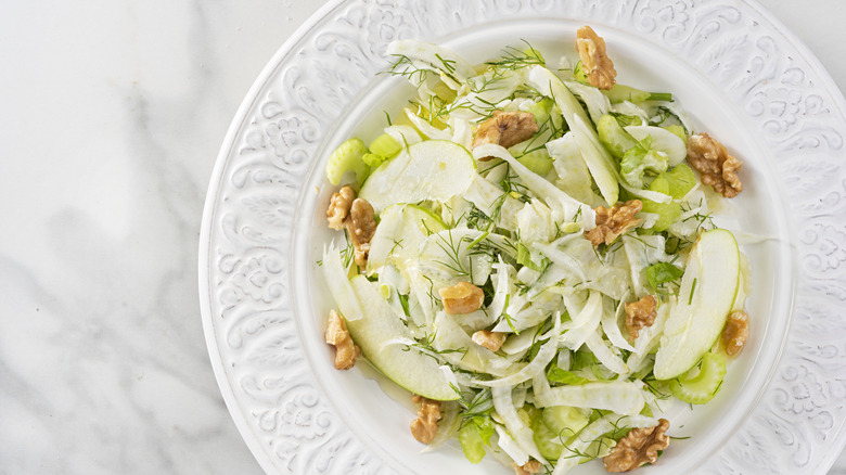 Salad with fennel and fronds