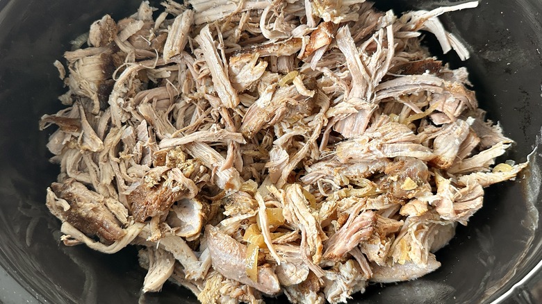 shredded pork in slow cooker