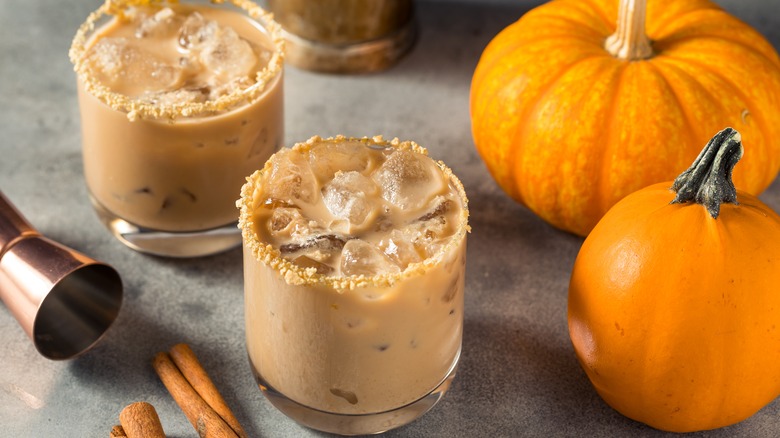 Two pumpkin spice white Russians