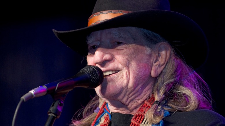 Willie Nelson in cowboy hat