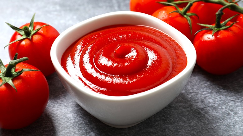 bowl of ketchup and tomatoes