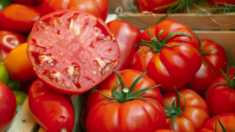 beefsteak tomato cross-section 