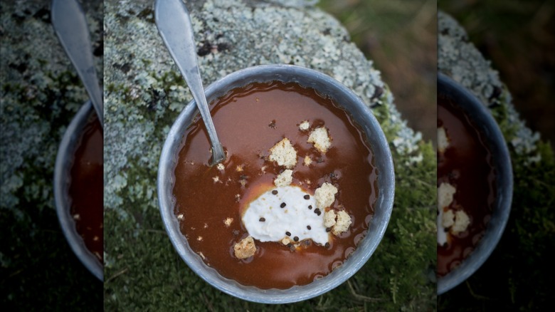 traditional Swedish rosehip soup