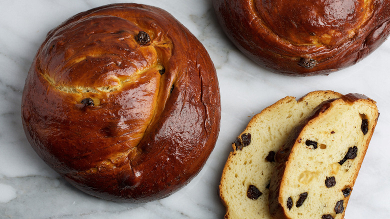 Rosh Hashanah challah with raisins