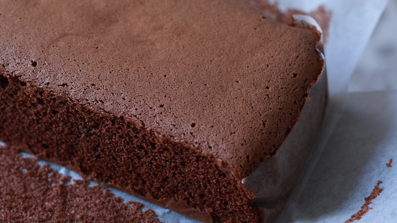 evenly baked chocolate cake