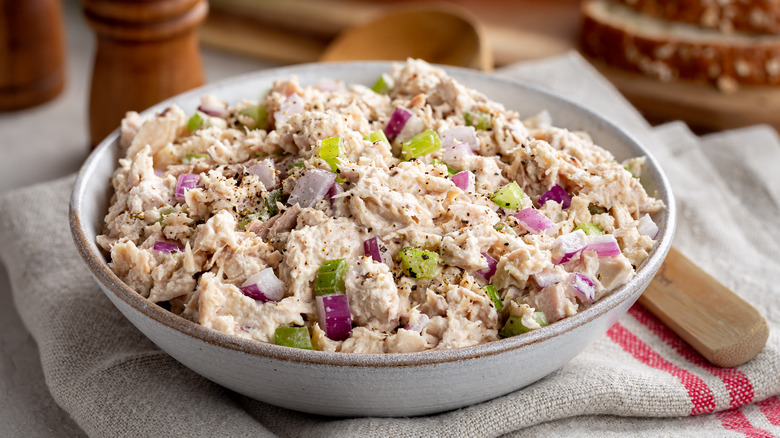 Tuna salad with red onion