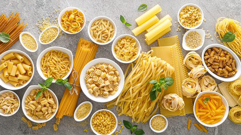 Different varieties of dried pasta