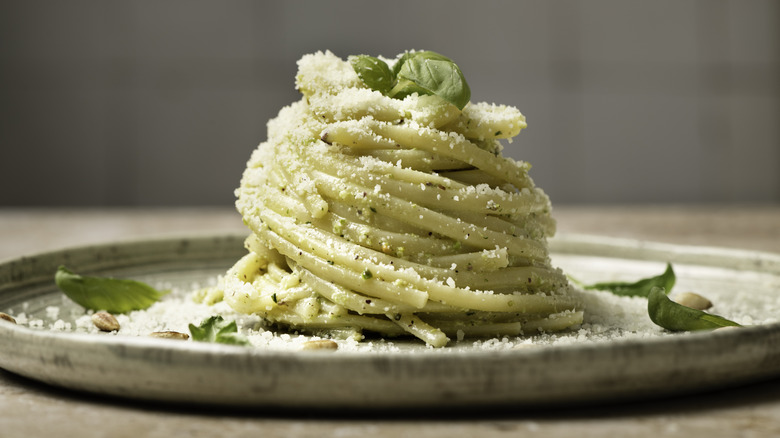 plate of linguine pasta