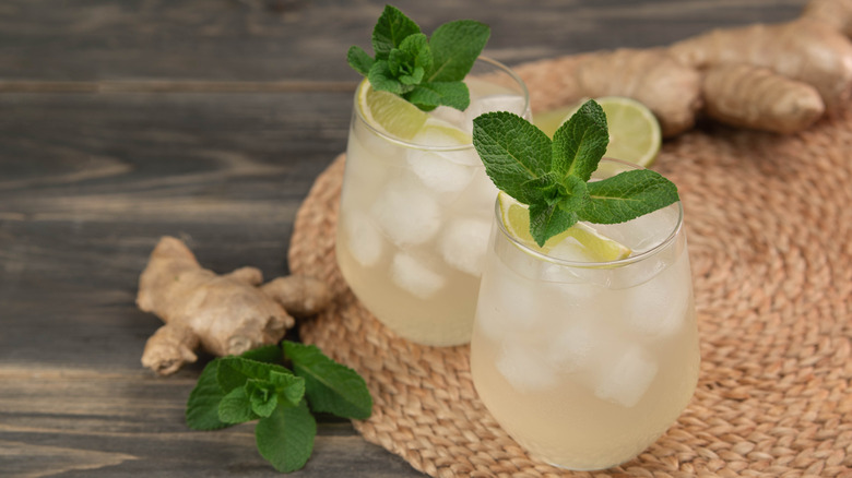 ginger ale lime cocktail