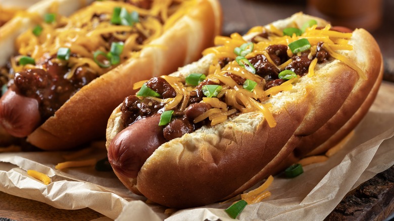 Hot dog with toppings