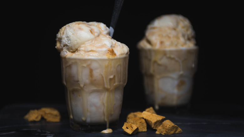 Hokey pokey ice cream in glass