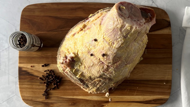 ham with mustard and cloves