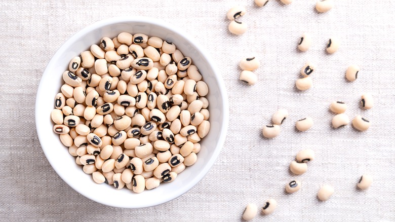 Black-eyed peas in a bowl