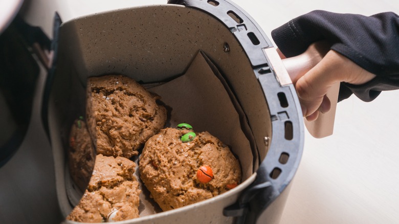 Cookies in an air fryer